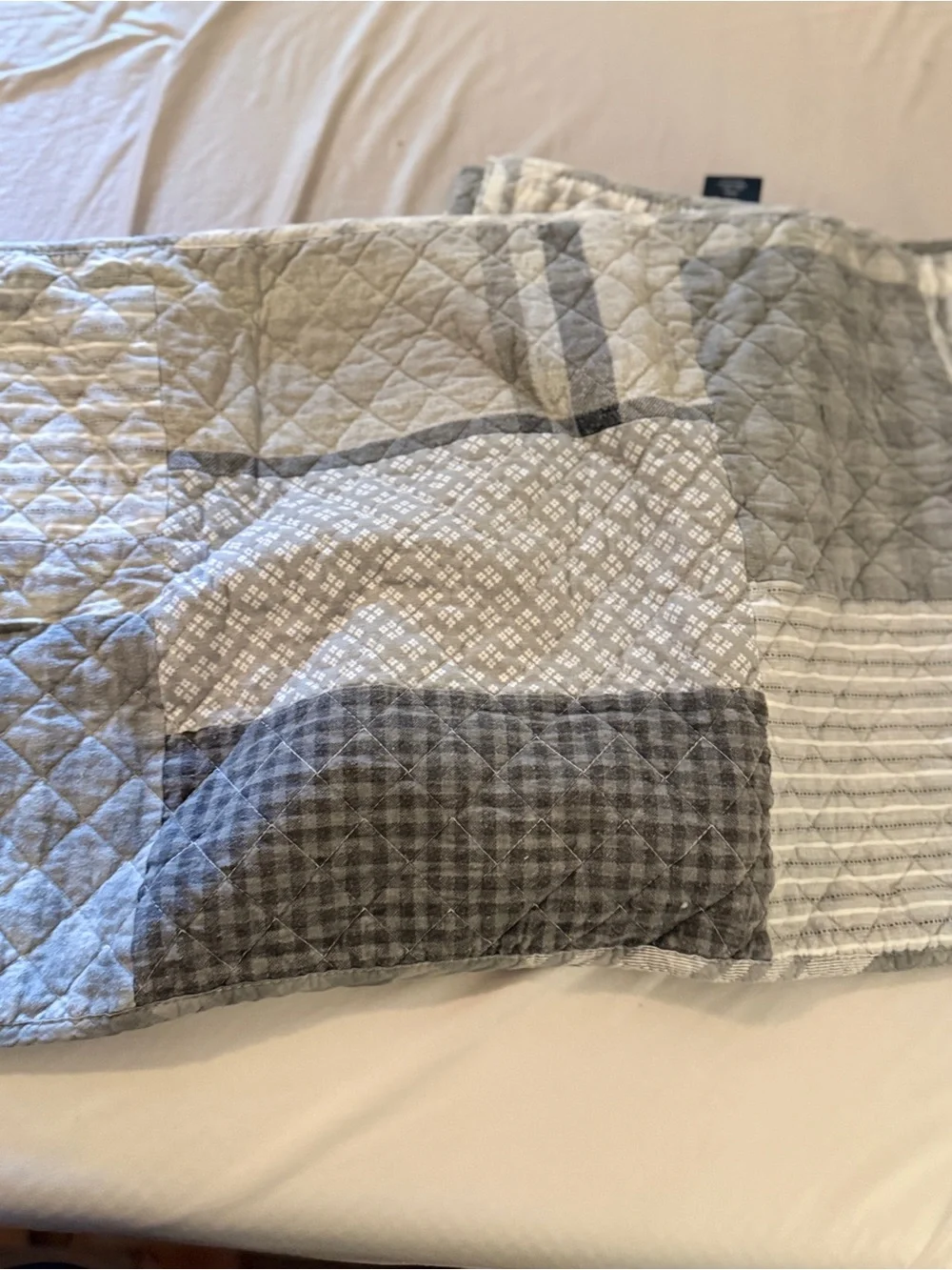 King Quilted Patchwork Reversible Bedspread in Gray and Cream